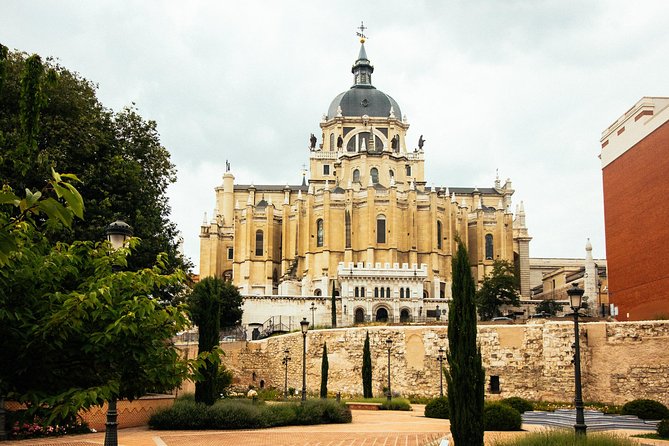 Madrid Highlights and Hidden Gems Private Tour with a Guide - Starting at Puerta del Sol: More Than a Famous Square