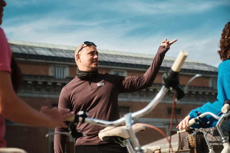 Madrid: Highlights Guided Vintage Bike Tour and Tapas Option - Key reasons this vintage bike tour gets top scores