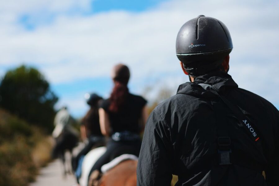 Madrid: Horse Riding in Sierra del Guadarrama National Park - What to wear and bring so the ride stays comfortable
