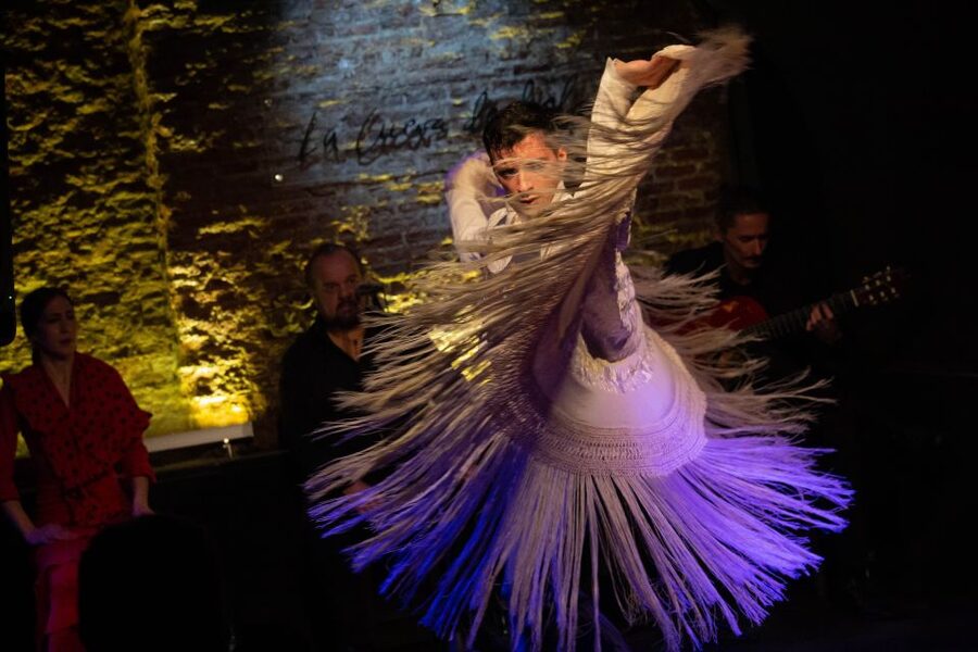 Madrid: La Cueva de Lola Flamenco Show Tickets with Drink - Key highlights to know before you book
