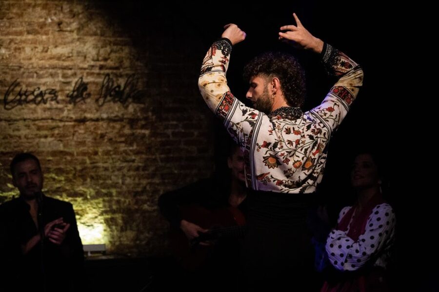 Madrid: La Cueva de Lola Flamenco Show Tickets with Drink - Should you book La Cueva de Lola?