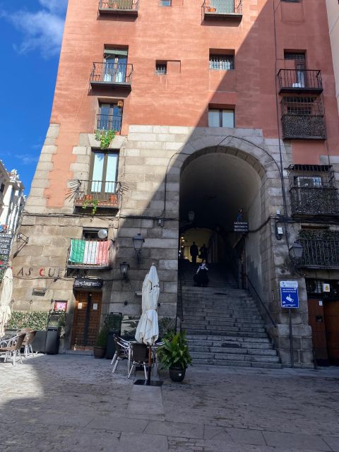 Madrid: Monastery of Descalzas Reales Tour with Tickets - Key things to know before you go