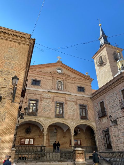 Madrid: Monastery of Descalzas Reales Tour with Tickets - The main staircase murals: the palace-house moment