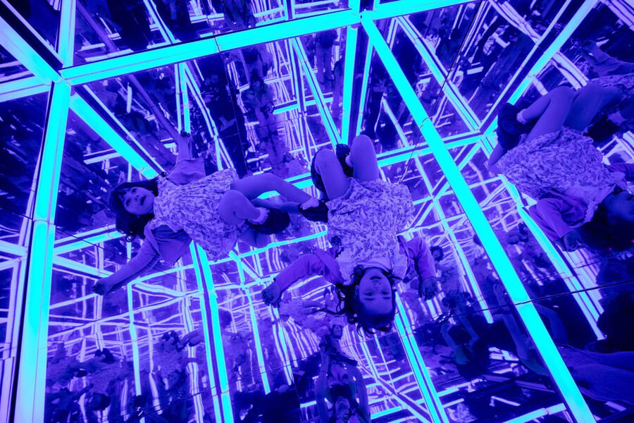 Madrid: Museo de la Luz Entry Ticket - Staff help you nail poses and pictures, and that changes the experience