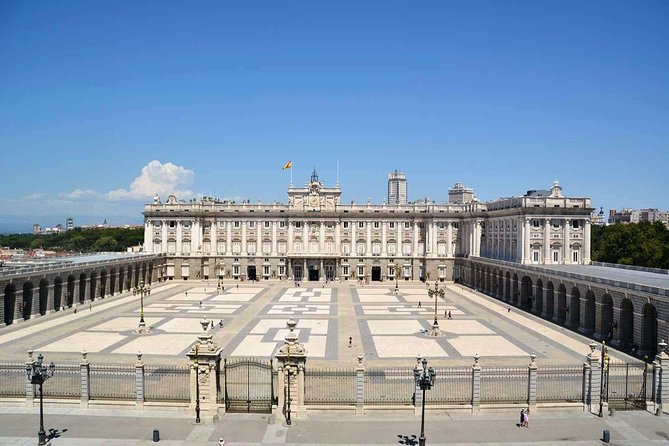 Madrid Old Town & Royal Palace Walking Tour Skip the Line Ticket - Meeting on Calle Mayor 43, then getting oriented fast