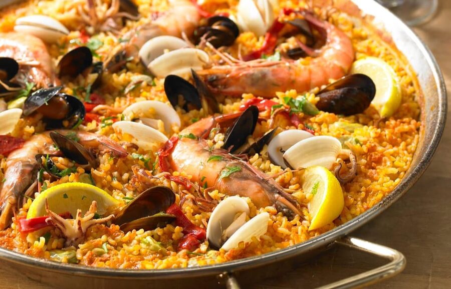 Madrid: Paella and Sangria Workshop in the City Center - The 3-Hour Rhythm: Sangria First, Paella After, Dinner Together