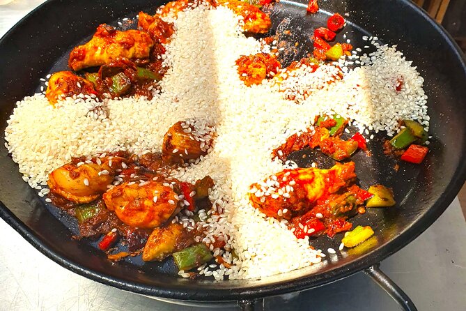 Madrid: Paella & Sangria Classes- Seafood, Chicken & Vegan option - Options: seafood, chicken, and a vegetarian or vegan path