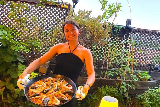 Madrid: Paella & Sangria Classes- Seafood, Chicken & Vegan option - Instruction quality: English and interactive teaching