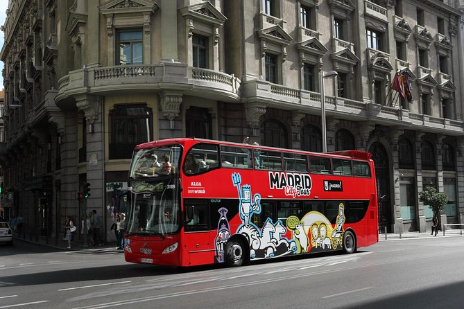 Madrid Panoramic City Bus Tour - How to get the most from the audio guide and headphones
