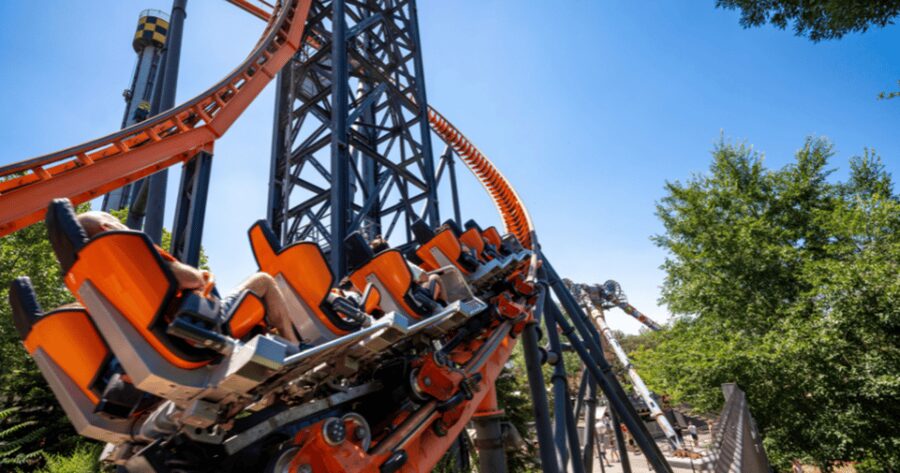 Madrid: Parque de Atracciones de Madrid Entry Ticket - Food, shops, and how to avoid the end-of-day rush