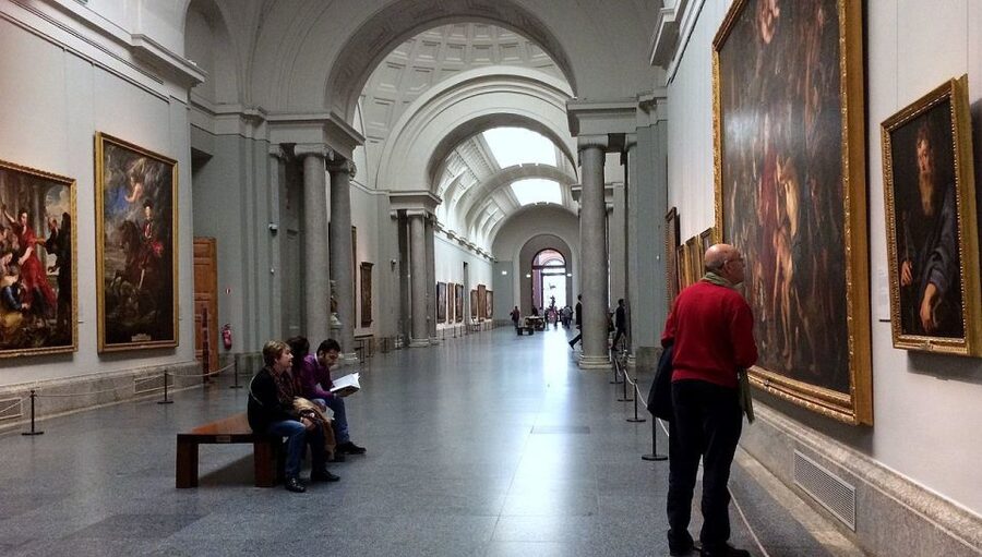Madrid: Prado Museum 3-Hour Private Tour - Languages, private group size, and the sound setup