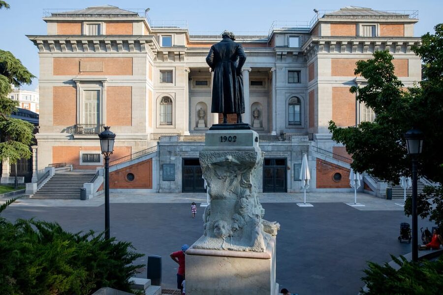 Madrid: Prado Museum Guided Tour With Fast Access - Monumento a Goya: where the tour begins