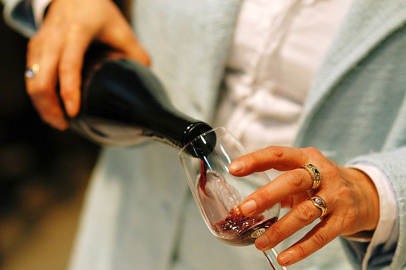 Madrid Region Wineries Guided Tour with Wine Tastings - What you taste: 9+ wines, at least three per winery