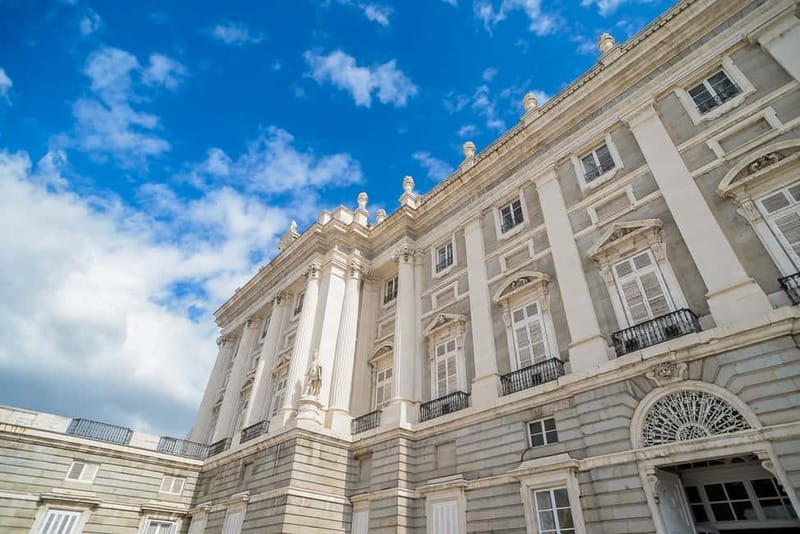 Madrid: Royal Palace Expert Guided Tour with Skip-the-Line - Royal Gardens on Your Own: What You Gain From the Free Time