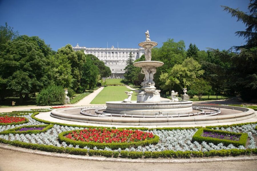 Madrid: Royal Palace Guided Tour with Skip-the-Line Entry - The 15-minute Ópera orientation and the short walk to Palacio de Oriente