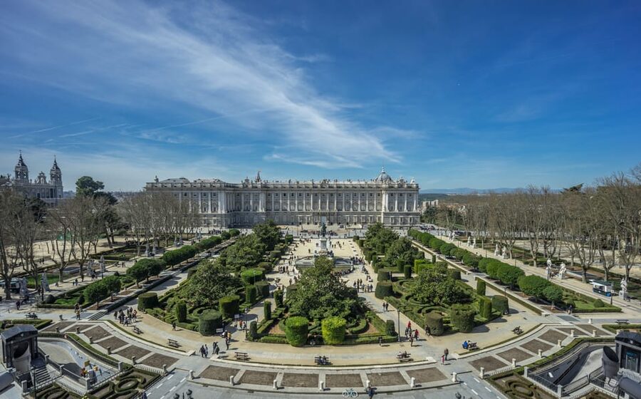 Madrid: Royal Palace Guided Tour with Skip-the-Line Entry - What the 2-hour timing feels like once you’re there