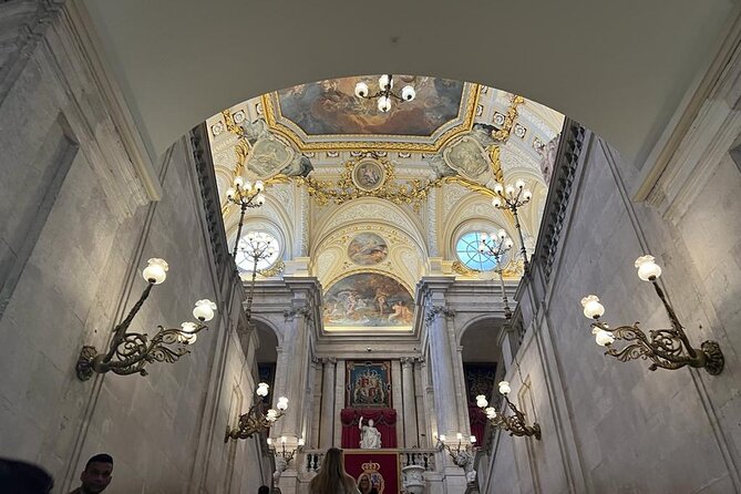 Madrid: Royal Palace Guided Tour with Skip the Line Ticket - What You Actually Learn Once the Tour Starts Moving