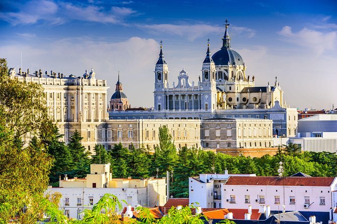 Madrid Royal Palace Professional Guided Tour with Skip the Line - Choosing the right time of day and managing crowds