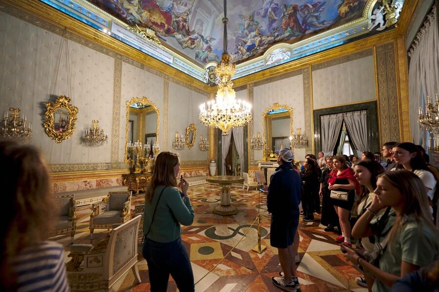 Madrid: Royal Palace Tour, Flamenco Show, & Tapas with Drink - Flamenco + Tapas and Drink: What You Eat While the Music Goes
