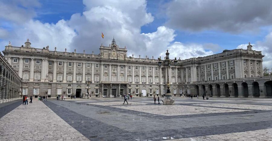 Madrid: Royal Palace tour - semi private or private - Roughly 25 Rooms of Power, Art, and Daily Life
