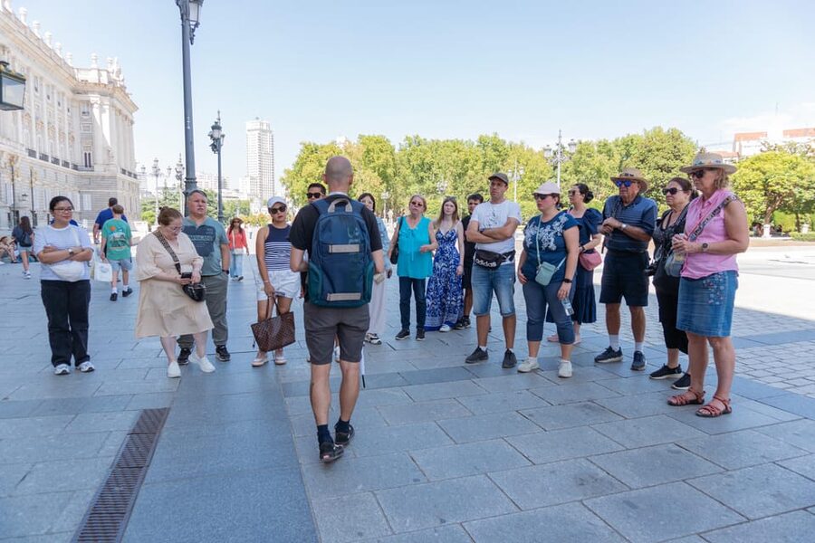 Madrid: Royal Palace VIP Tour with Skip-the-Line Ticket - Guide quality seems to be the real differentiator