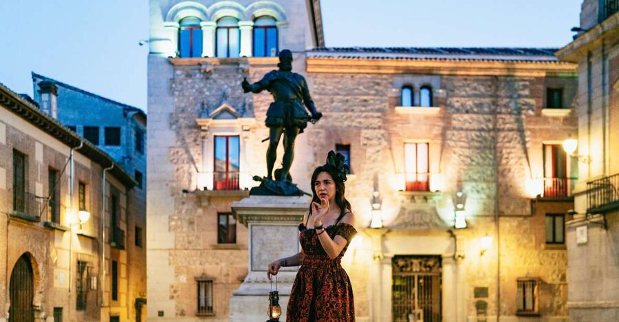 Madrid: Spanish Inquisition and Legends Evening Walking Tour - The 110-minute flow: lantern walks through alleys and squares