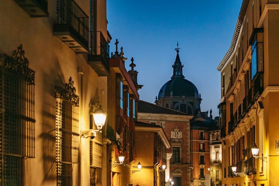 Madrid: Spanish Inquisition and Legends Evening Walking Tour - Price and value: $23 for a 110-minute night story in Madrid