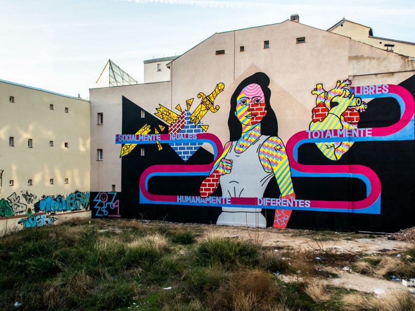 Madrid: Street Art Tour with Local Graffiti Hunter - Meeting at Teatro Valle Inclán and how the 2-hour timing works