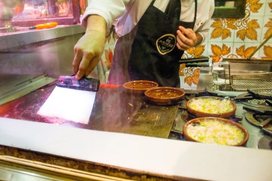 Madrid: Tapas & Wine Tasting Tour with Local Guide - Guides drive the experience, and the best ones keep it human