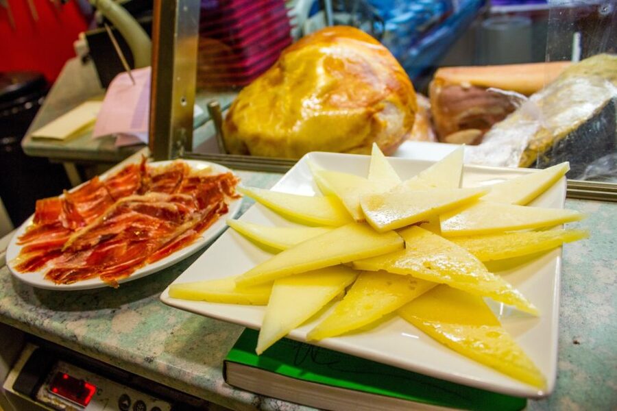 Madrid: Tapas & Wine Tasting Tour with Local Guide - Who should book this Madrid tapas and wine tour