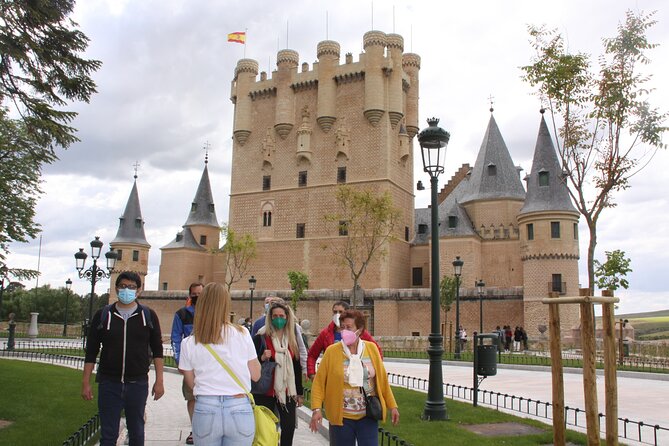 Madrid to Avila & Segovia: Full-Day Highlights Tour - Segovia’s aqueduct, cathedral square, and the Alcázar viewpoint