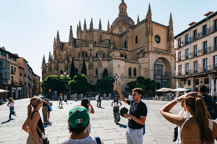 Madrid: Toledo & Segovia Full Day Guided Tour with Alcázar - Key points before you go