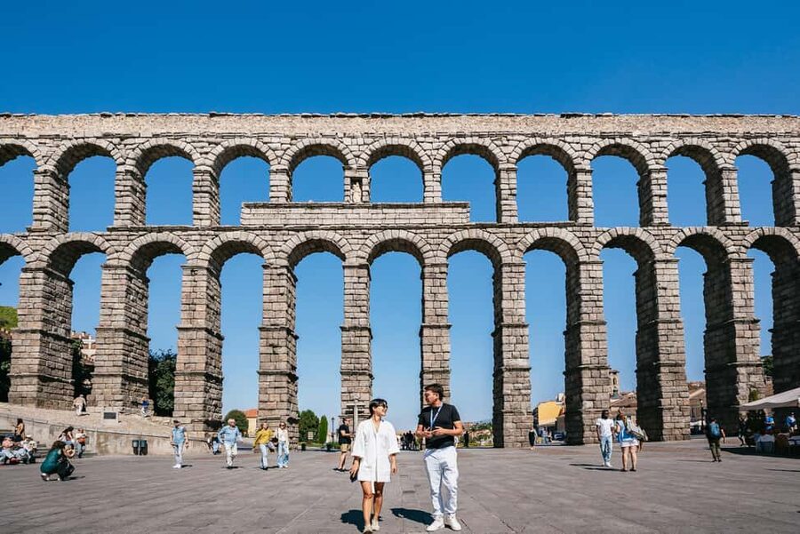 Madrid: Toledo & Segovia Full Day Guided Tour with Alcázar - Alcázar of Segovia: Castle Time at Your Own Pace