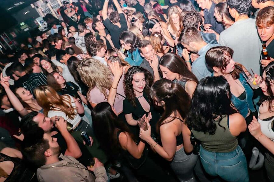Madrid: Top Pub-Crawl with Drinks and Nightclub Entry - Why this Madrid crawl is worth your 5 hours