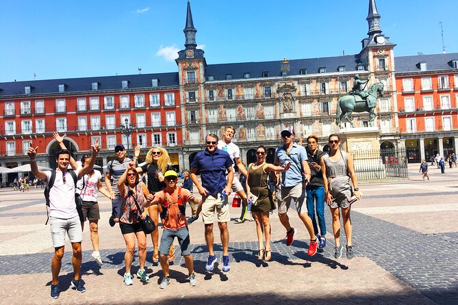 Madrid: Treasure Hunt Experience - Starting at El Oso y el Madroño, Puerta del Sol
