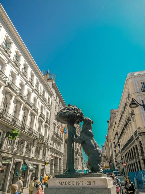 Madrid: Welcome to Madrid Guided Walking Tour in English - A 2.5-hour timeline you can follow without a map headache
