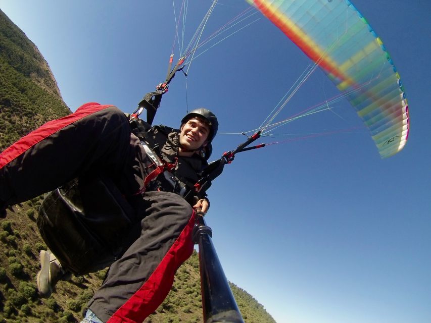 Paragliding Tandem Flight from Madrid - Language, group style, and why it matters on takeoff
