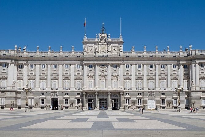 Prado Museum & Royal Palace: Madrid Guided Tour in English - Royal Palace inside: what the 90 minutes is best used for