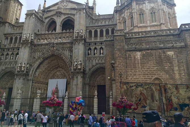 Private Full-Day Guided Tour from Madrid to Toledo in a Luxury Vehicle - The Toledo walking tour: crafts, damascene, and time to breathe