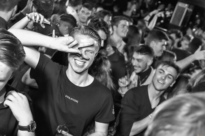 Pub Crawl Madrid by Mad Party Crew - Stop 2: Hood Dogs by Planet Club for another reset and more shots