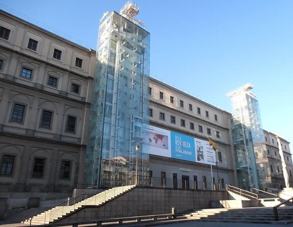 Reina Sofia Museum Small Group Tour -6 people maximum- - Key things to love about the Reina Sofia small-group highlights tour