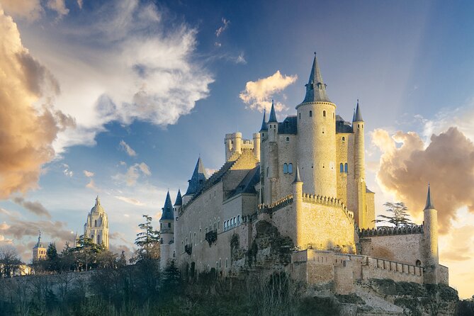 Segovia and Avila Guided Day Trip from Madrid - Segovia at First Light: Roman Aqueduct and the Old Jewish Quarter