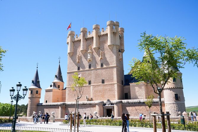 Segovia Tour with Cathedral and Alcazar from Madrid - Bilingual Guide Reality: Radio Headsets and Listening Smarts