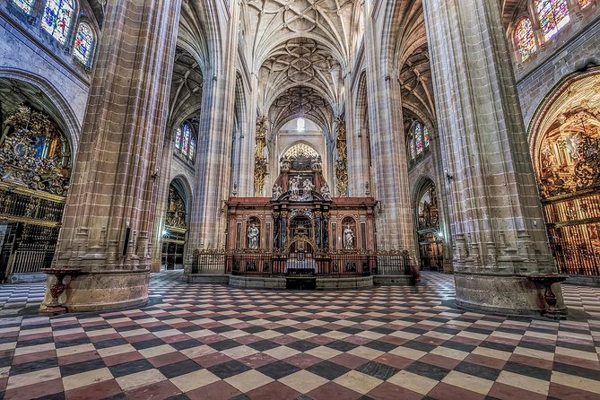 Skip the Line Admission Ticket to Cathedral of Segovia - Why a skip the line ticket helps in Segovia
