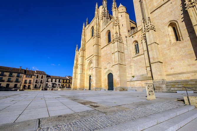 Skip the Line Admission Ticket to Cathedral of Segovia - Cathedral basics: hours, pacing, and where you enter