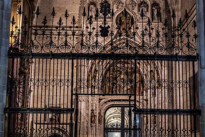 Skip the Line Admission Ticket to Cathedral of Segovia - Chapels on the walls: how to choose where to spend time