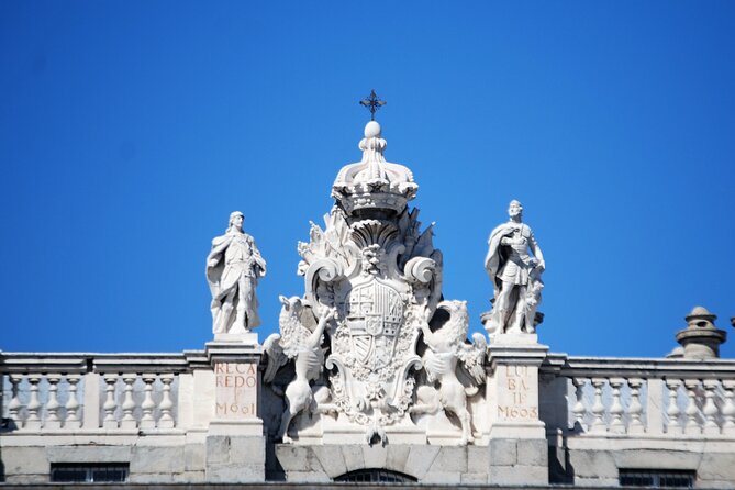 Surfing Madrid: From the Palace to the Tavern Private Tour - Church of Santiago and the Moorish Wall, Madrid’s eras in one route
