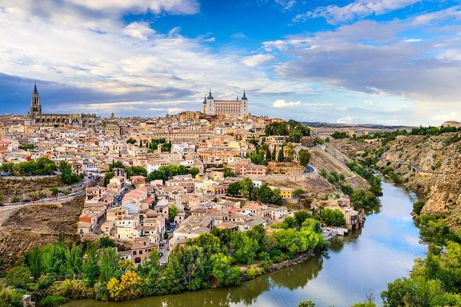 Toledo and Segovia with Priority Access to Alcazar of Segovia from Madrid - The Segovia cathedral in the main square