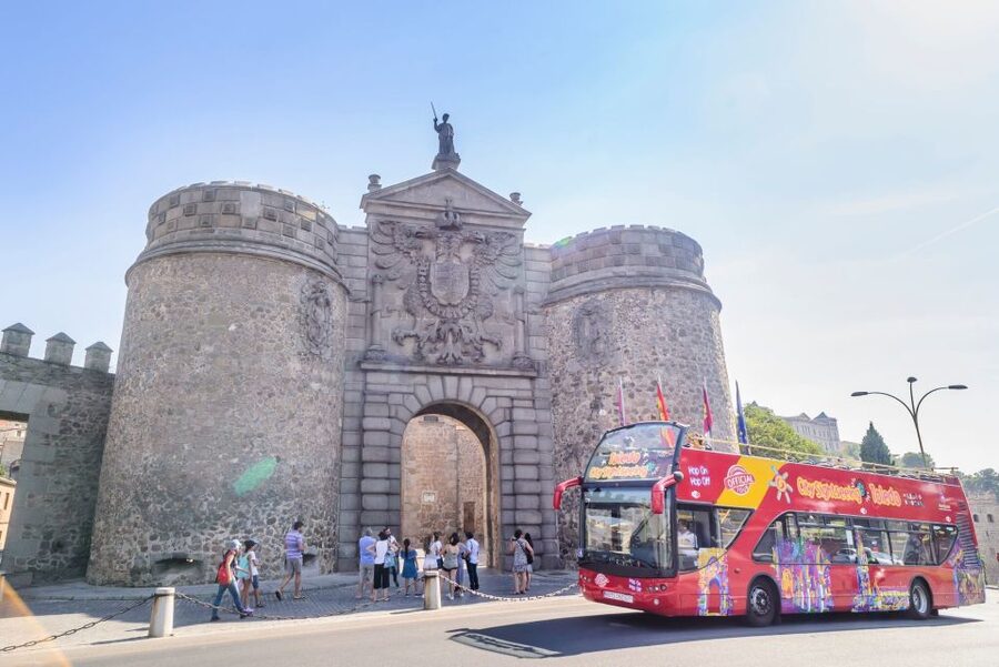 Toledo: City Sightseeing Hop-On Hop-Off Bus Tour & Extras - Night-time magic: the guided walking tour after the bus