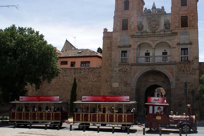 Toledo Full-Day Walking Tour with Guide from Madrid - The wall and gates: Muralla de Toledo and the city’s power lines